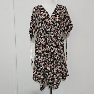 Shein Curve Size 1XL Black Multi-Colored Floral Rayon Babydoll Long Blouse Short